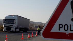 Започна операция за контрол на товарните автомобили и автобусите