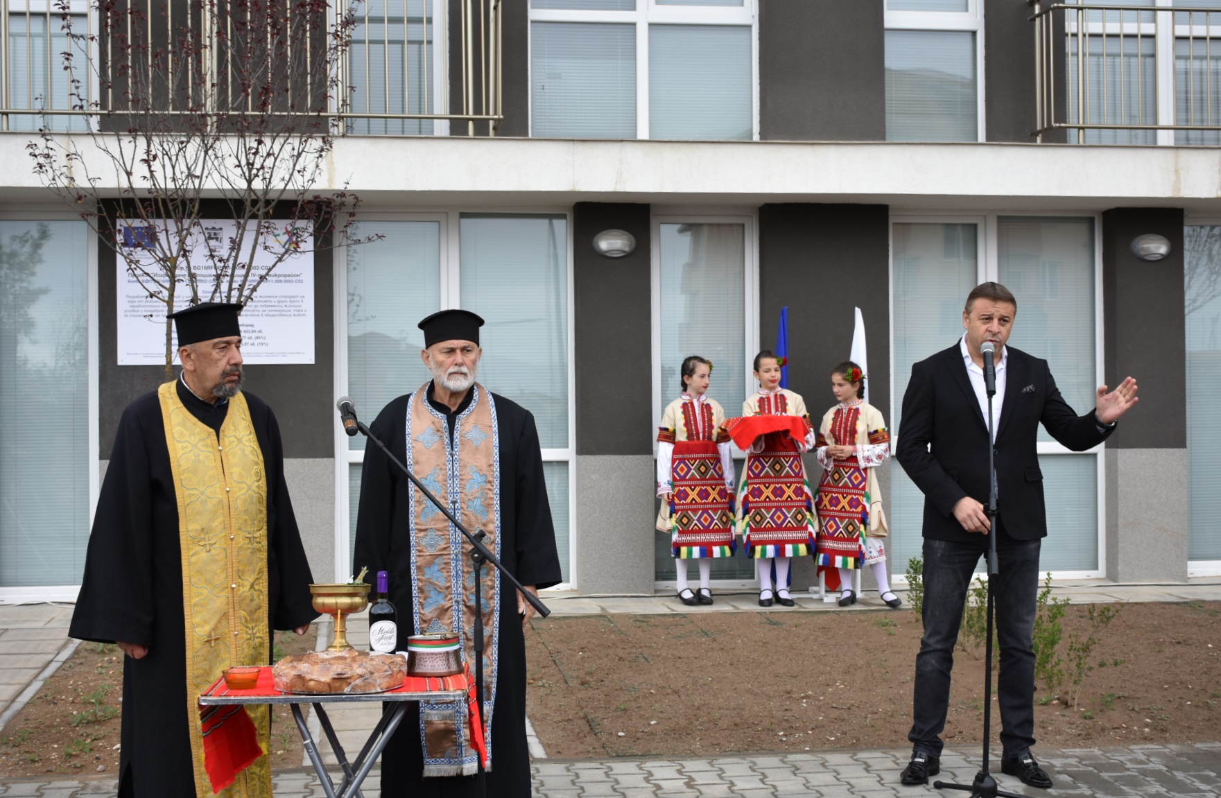 183 нови социални жилища бяха открити от кмета д-р Камбитов в Благоевград