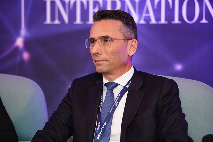 Управляващият директор на Филип Морис за Югоизточна Европа Христос Харпантидис пред „Труд“:  В България над 150 хиляди пълнолетни пушачи използват IQOS