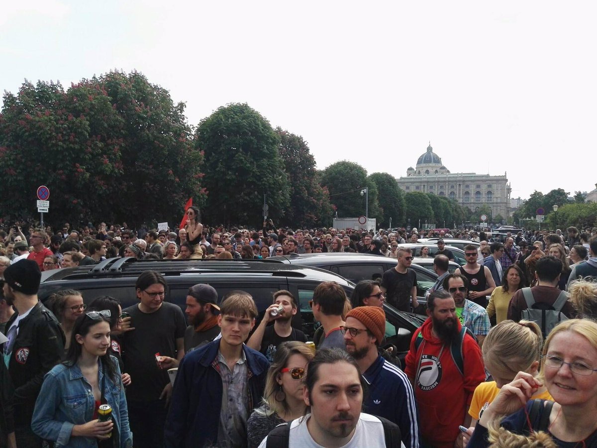 Хиляди излязоха на протест в Австрия, искат нови избори след оставката на вицеканцлера