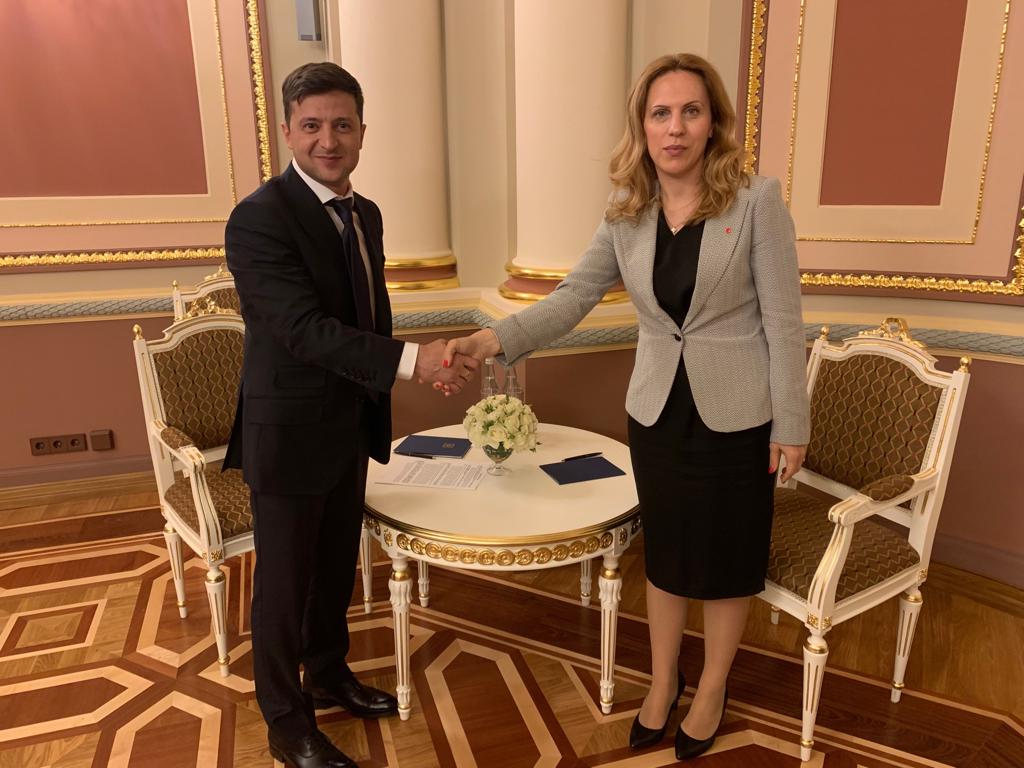 Зеленски обеща пълна приемственост и надграждане в отношенията между България и Украйна