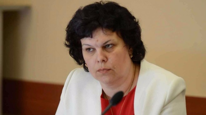 МОН проверява въпросите от матурата по английски език