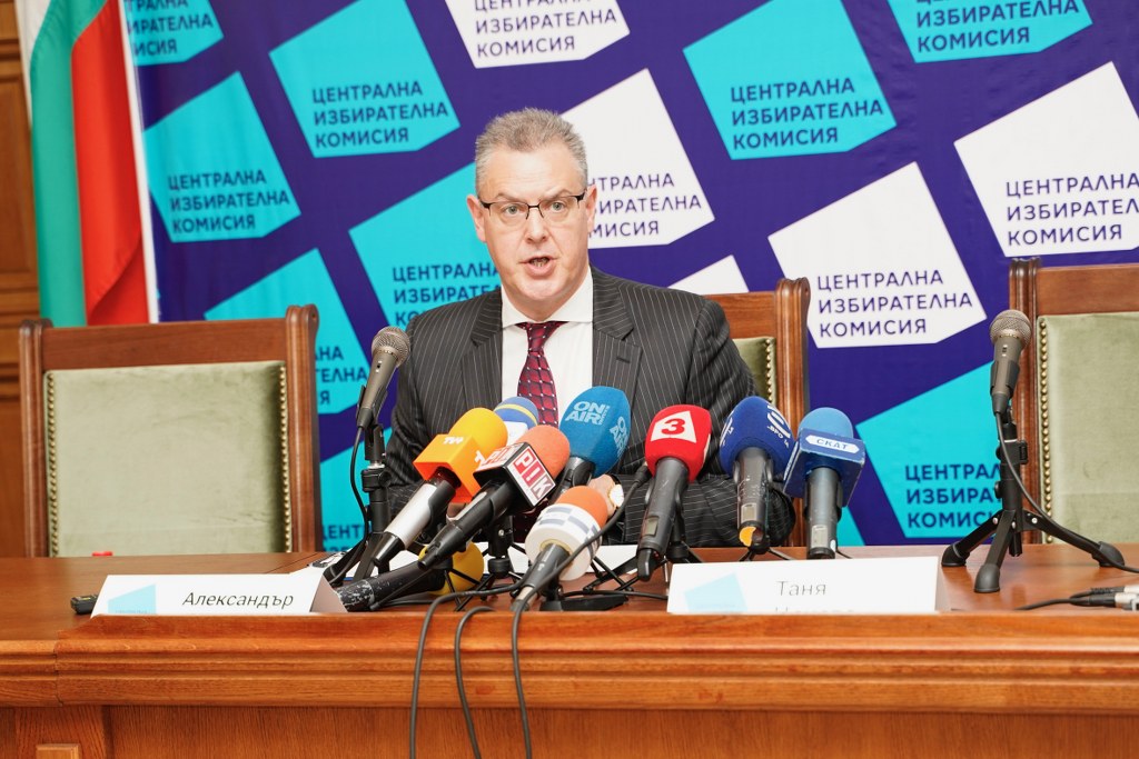 ЦИК: 15,47% е избирателната активност в страната към 13.00 часа