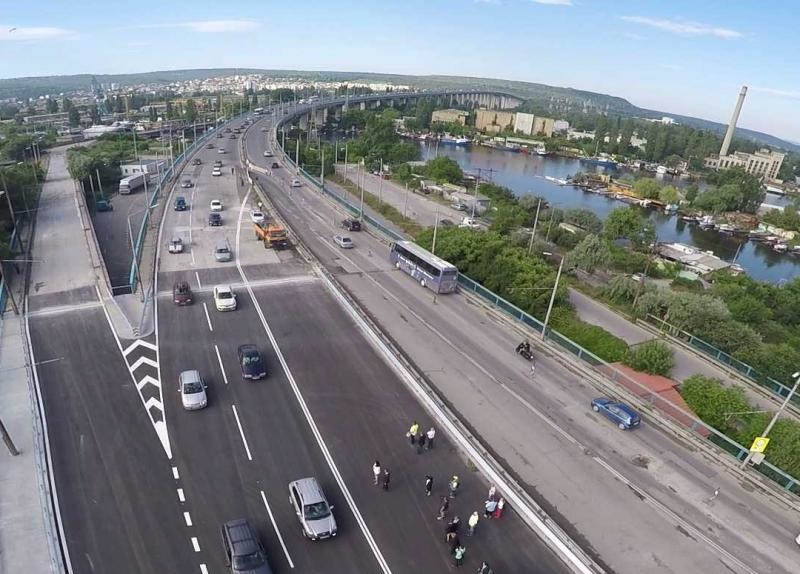 Катастрофа предизвика задръстване на Аспаруховия мост