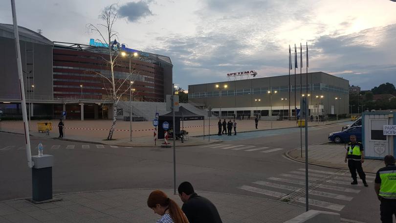 Бюлетините вече пристигат в зала „Арена Армеец”
