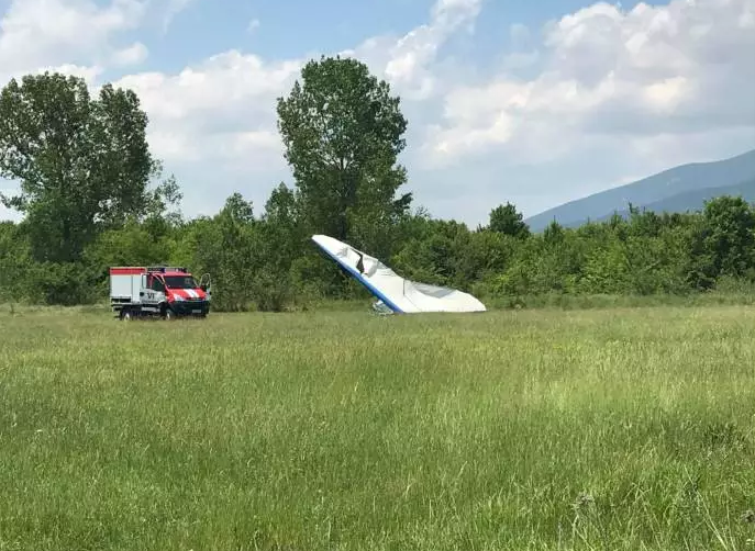 Прокуратурата разследва авиоинцидента край Мъглиж