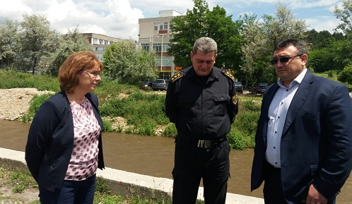 Министър Маринов за справянето с наводенията: Възражда се традиционната за българина съпричастност към проблемите на другите
