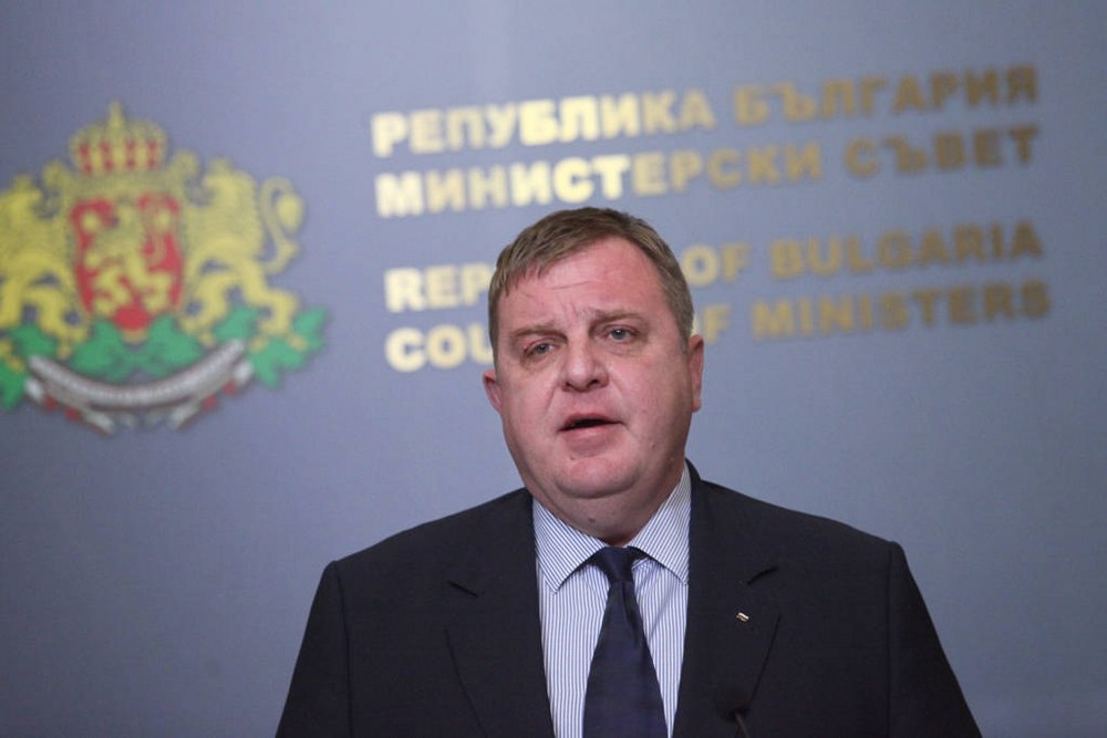 Каракачанов: 2 млрд. лв. е разумна цена за Ф-16