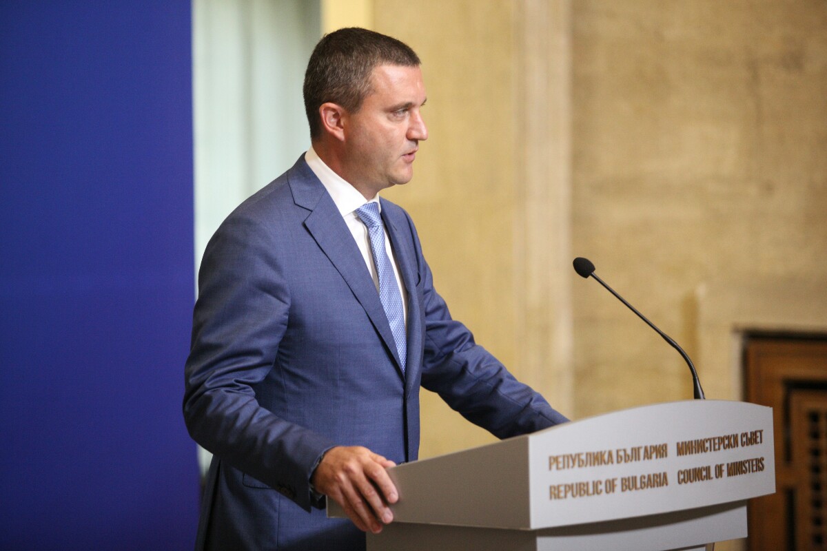 Министър Горанов: След намаляването на субсидията на 1 лев, икономията в бюджета ще бъде между 16 и 18 млн. лв.