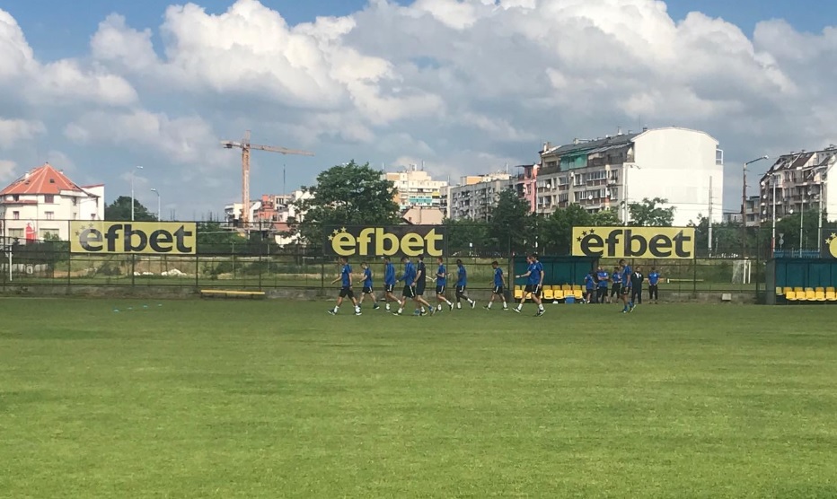 "Левски" започна подготовка без нови