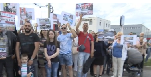 Жители на Божурище протестираха в подкрепа на кмета