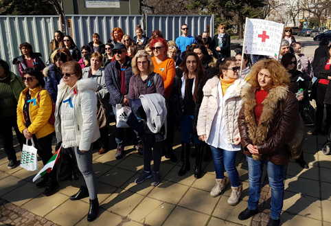 Продължават протестите на медицинските сестри
