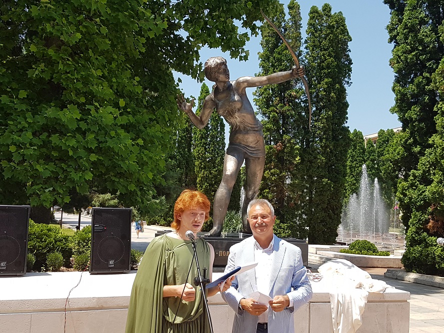 Бронзова богиня опъна лък в Монтана