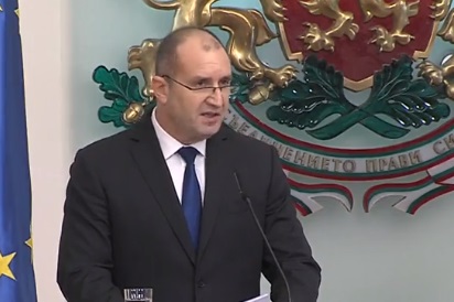 Президентът: Правителството да гарантира, че няма орязване на бойните възможности на новия изтребител