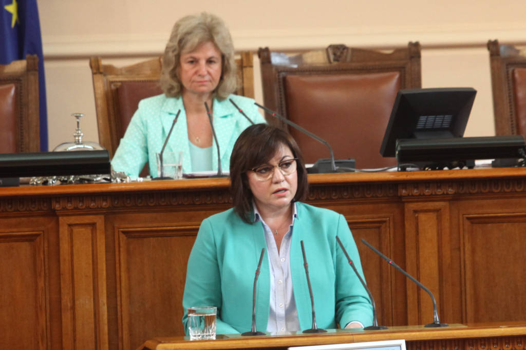 Нинова: Официалното управляващо мнозинство беше подменено скрито - коалицията ГЕРБ и ОП не управлява страната