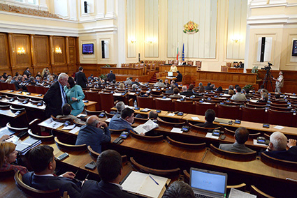 Народното събрание обсъжда годишния доклад на ВСС за 2018 година
