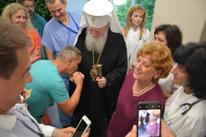 Робот оперира в „Майчин дом”