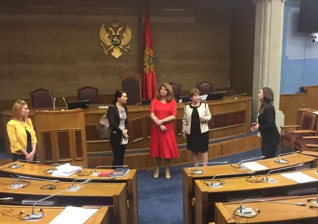 Илияна Йотова ще разговаря с президента и премиера на Черна гора