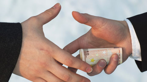 Сивият сектор се сви до 20%