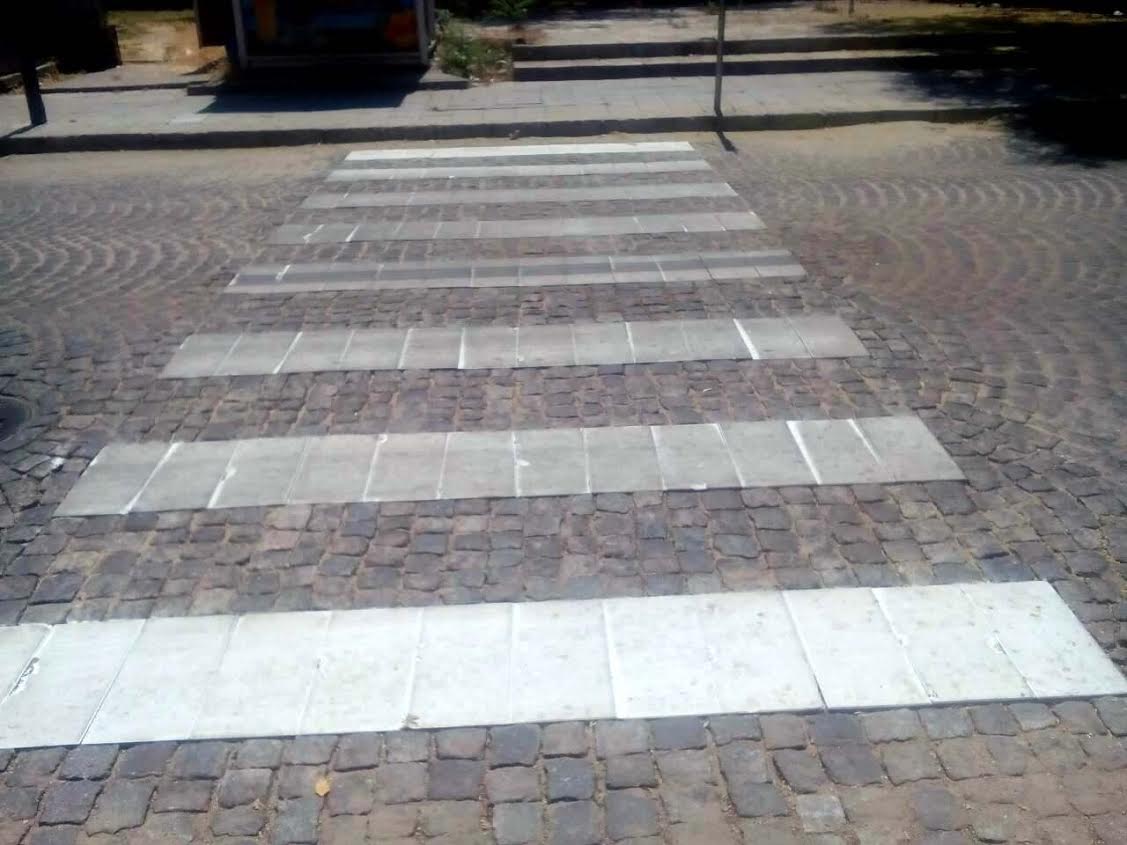 Автомобил връхлетя върху жена на пешеходна пътека в Горна Оряховица