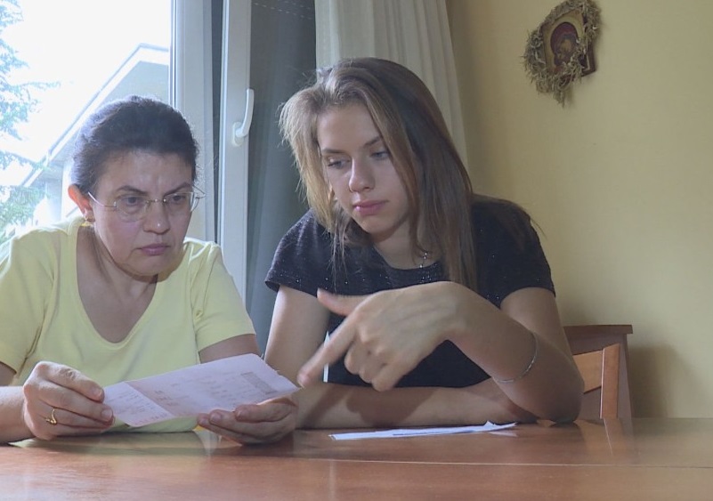 17-годишна българка остана на летището в Мадрид, авиокомпанията продала мястото й