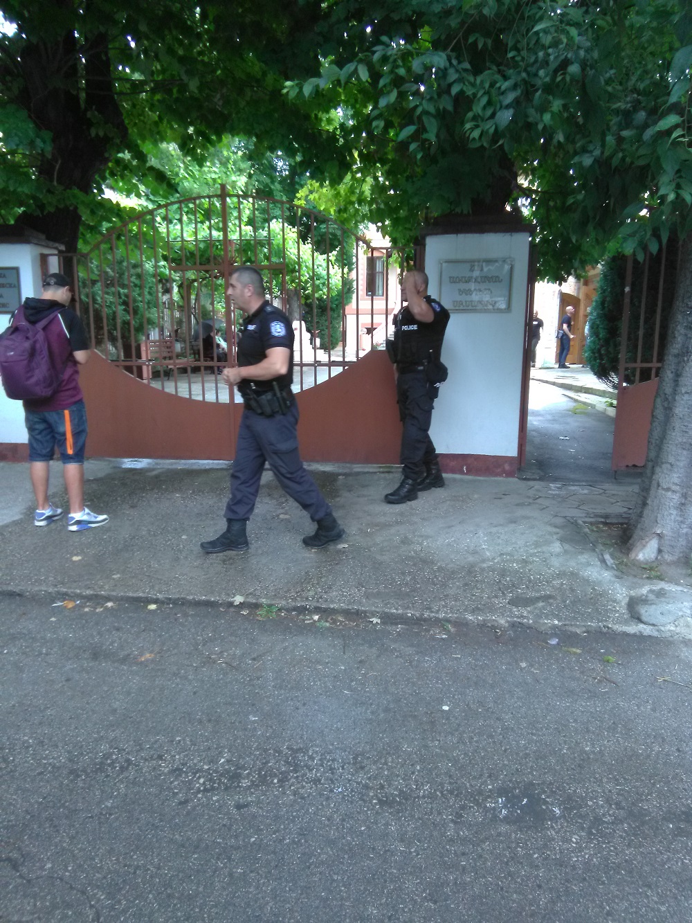 Полиция охранява литургия в Арменската църква във Варна
