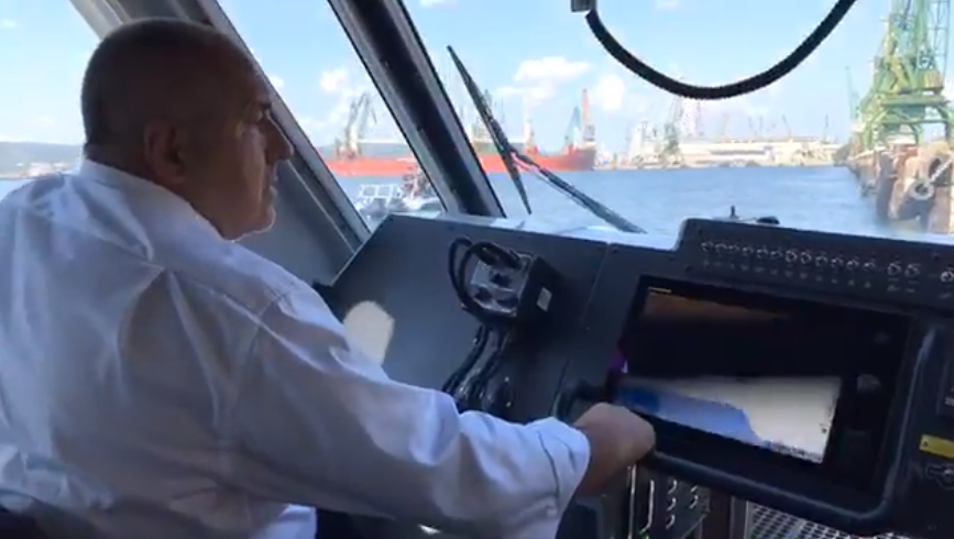 Борисов подкара катер във Варна (ВИДЕО)