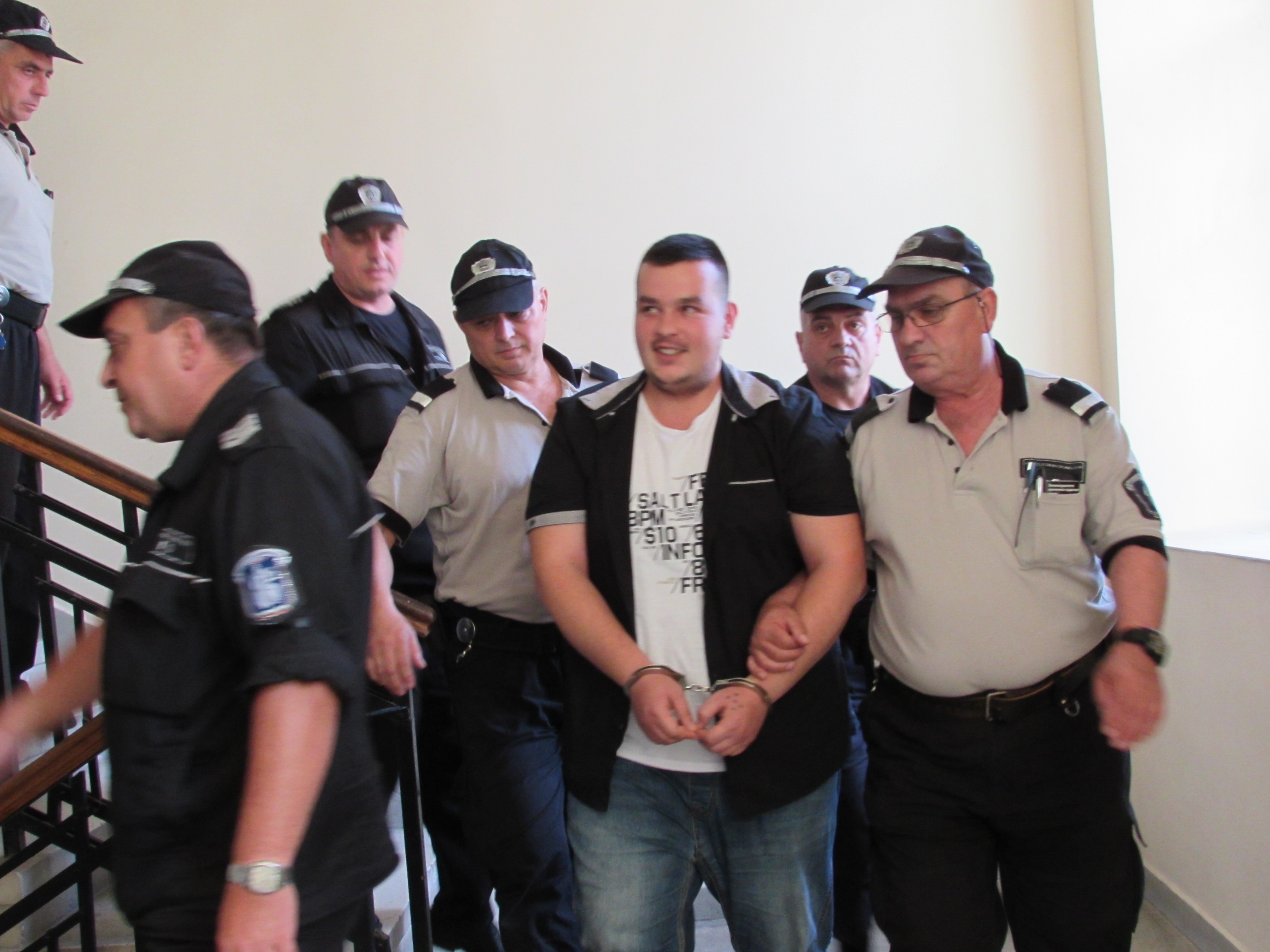 Турция ни върна убиец, горил и рязал съперник