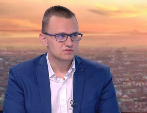 Кристиян търсел информация за Бойко Борисов и Сотир Цацаров (обзор)