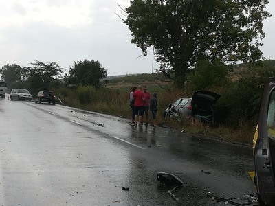 Зверска верижна катастрофа затвори пътя Бургас-Средец
