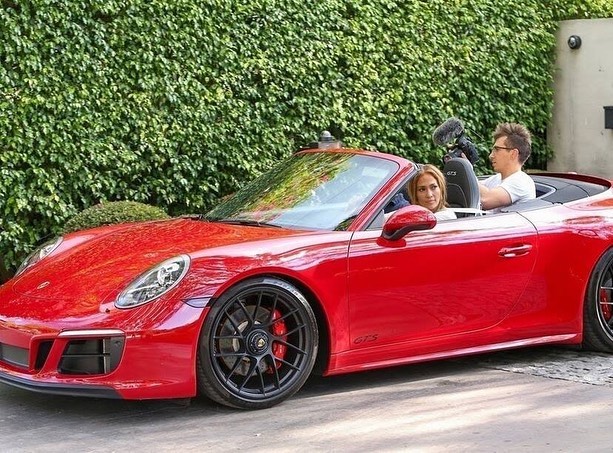 Джей Ло получи Porsche за $120 000 за 50-ия си рожден ден