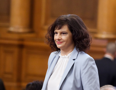 Даниела Дариткова, шеф на ПГ на ГЕРБ, пред „Труд“: В началото на септември ще са ясни кандидатите ни за кметове