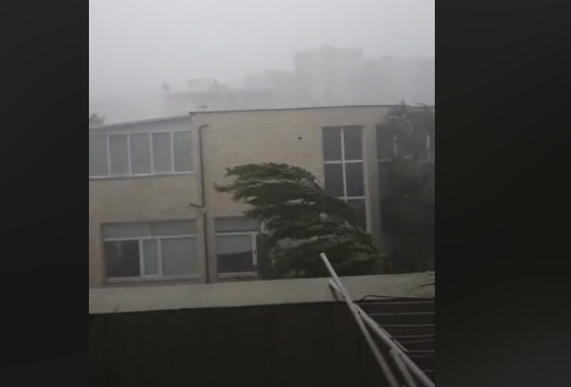 Мощна буря наводни Кърджали (ВИДЕО)