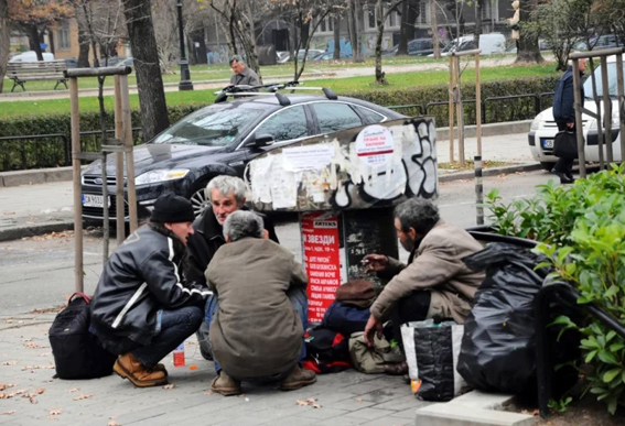 Площад „Журналист” се превърна в катун