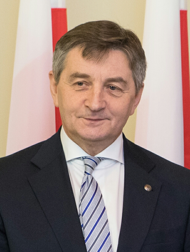 Председателят на полския парламент подаде оставка, използвал държавен самолет за частни пътувания