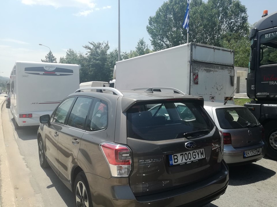 Засилен трафик по границите с Румъния, Гърция и Сърбия