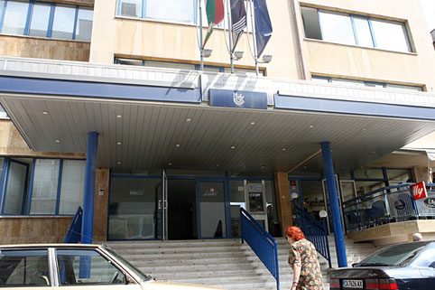 Здравната каса и синдикатите подписаха колективен трудов договор