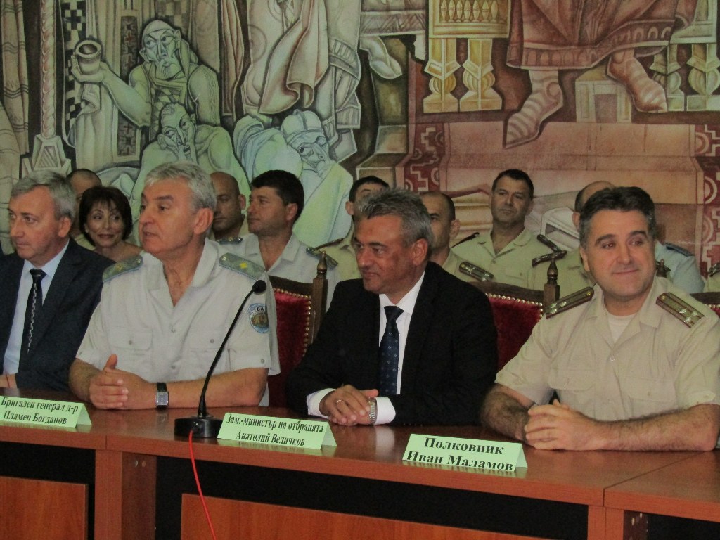 Полк. Иван Маламов пое ръководството на Националния военен университет