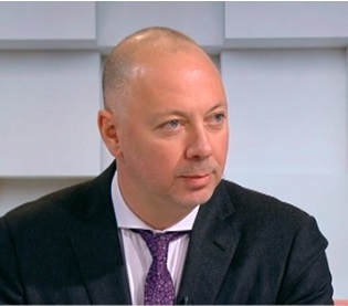 Министър Желязков: Няма да има забрана хората сами да ремонтират автомобилите си