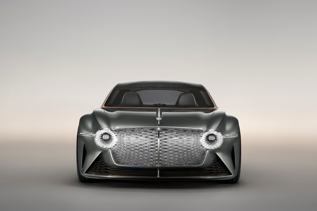 Слагат 4 електрически мотора на Bentley