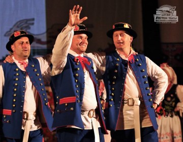 Янка Рупкина, Калинка Згурова и Валя Балканска идват в Бургас