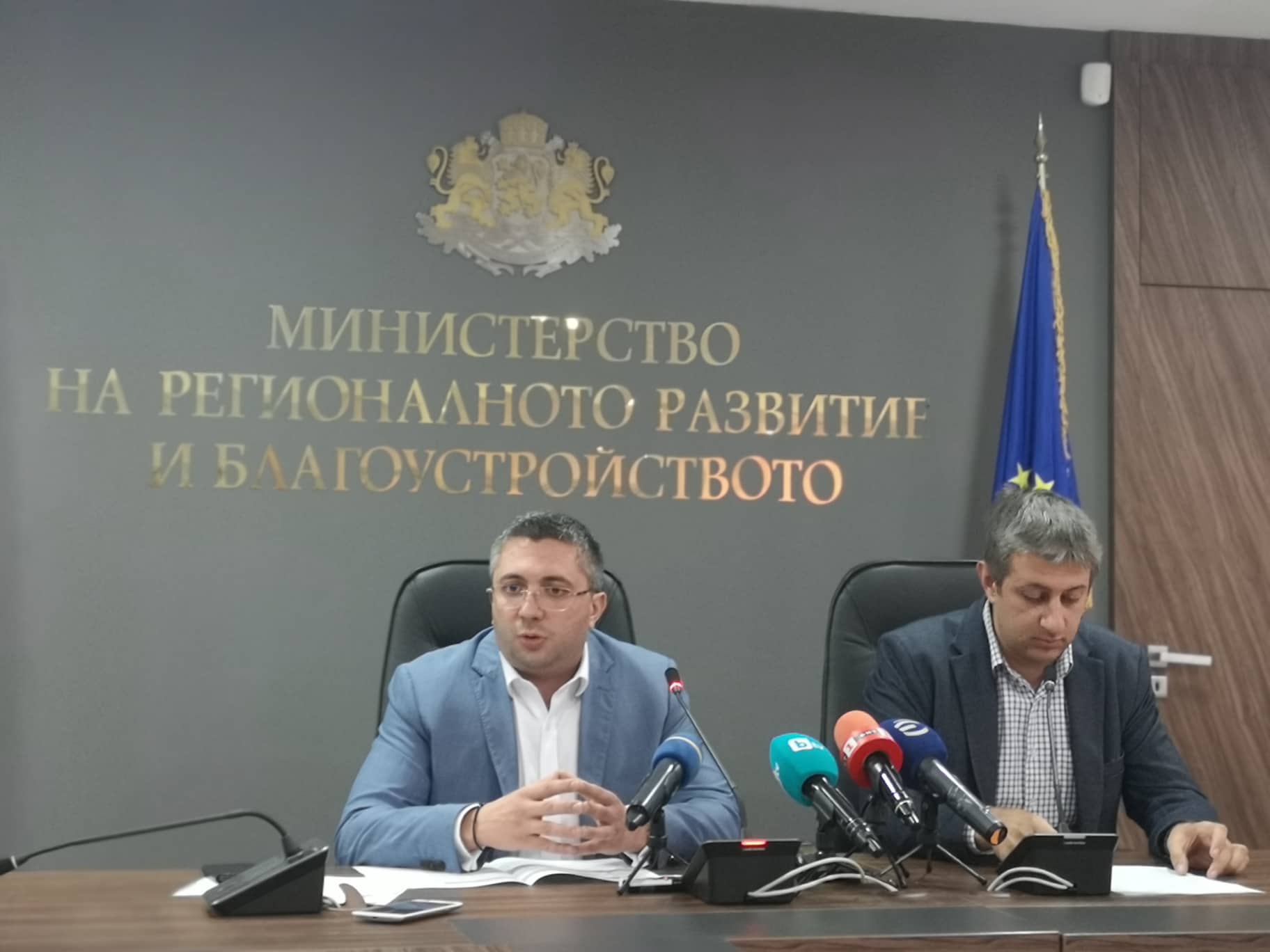 БСП поръчали досиетата на 46 отсечки, не прочели нито ред