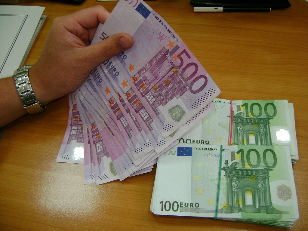 Облагане при работа за фирма зад граница