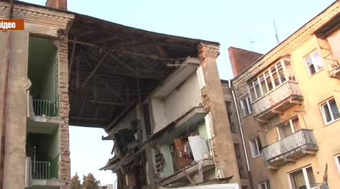 Осем души са загинали при срутване на жилищен блок в Украйна (ВИДЕО)