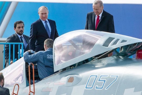 Турция преговаря с Русия за купуването на изтребители Су-57