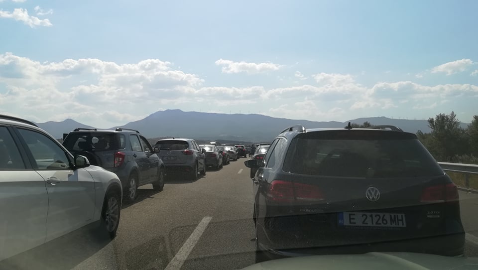 4-километрова колона от автомобили се е образувала на ГКПП "Кулата" в посока Гърция