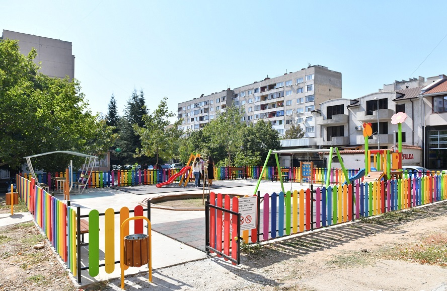 Нови детски площадки ще има в шест квартала в Сливен