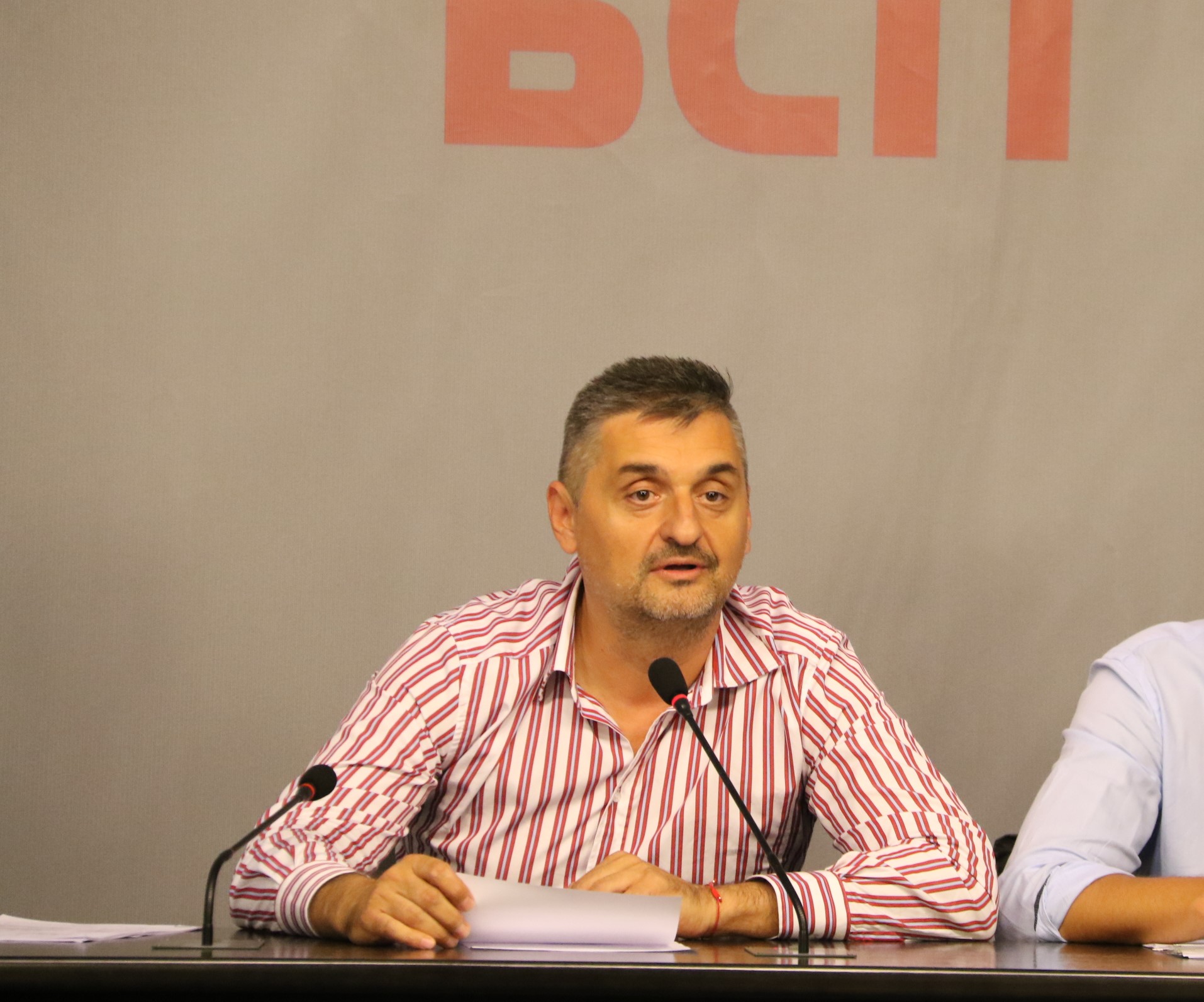 Варненските социалисти искат оставката на Кирил Добрев