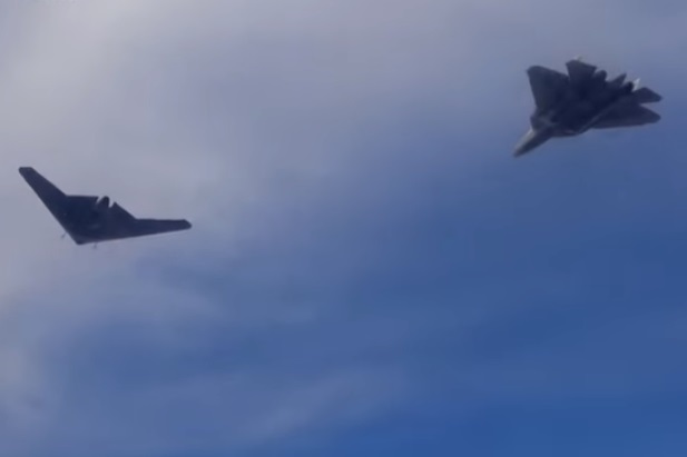 Су-57 полетя с най-новия руски дрон (ВИДЕО)