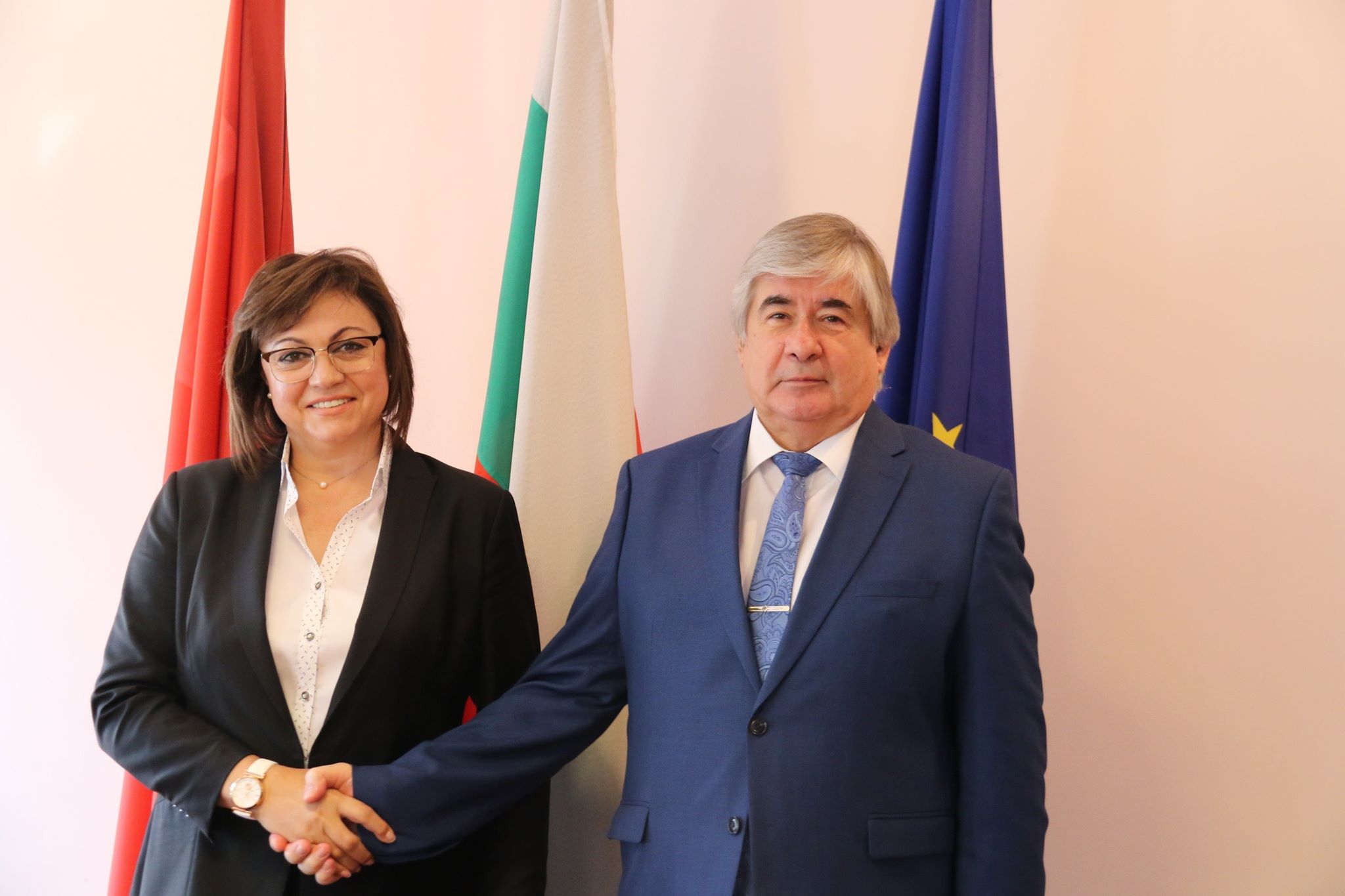 Корнелия Нинова се срещна с посланика на Руската федерация в България